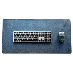 The felt desk pad with stitching protects your desk from scratches and provides a more pleasant surface for writing and using the mouse. It has the ideal size of 80x40cm so you can place the keyboard and mouse.