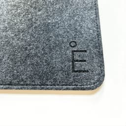 The felt desk pad with stitching protects your desk from scratches and provides a more pleasant surface for writing and using the mouse. It has the ideal size of 80x40cm so you can place the keyboard and mouse.